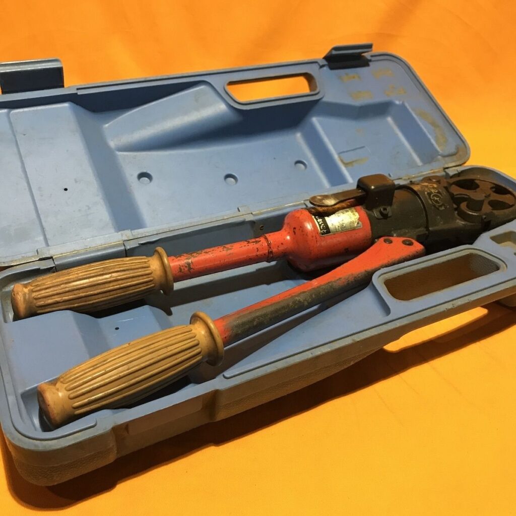 （G100）泉精器 油圧式 圧着工具 9H-2 端子圧着機 イズミ　IZUMI　動作良好 Yahoo!オークション -「圧着工具9h」の落札相場・落札価格